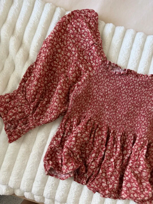 American Eagle Outfitters Rose-Red Smocked Floral Puff-Sleeve Top - Image 2