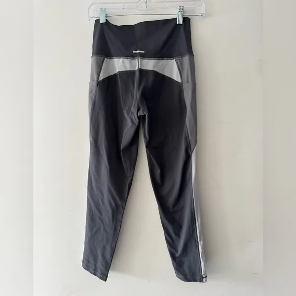 Aerie Chill Play Move 7/8 Black Gray Colorblock Mesh‎ Leggings - Image 3