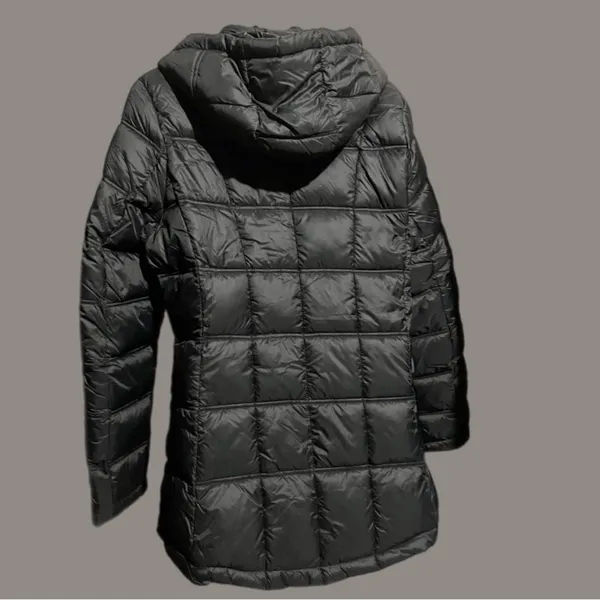 Hawke & Co‎ Performance Lightweight Water & Rain Resistant Size M - Image 2