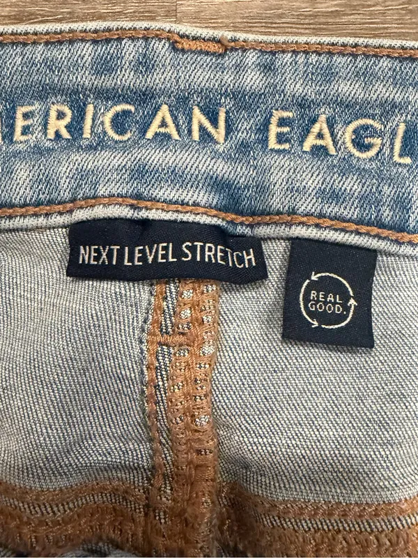 American Eagle Women’s High Rise Skinny Kick Jeans Light Wash Size 8 *Hemmed* - Image 5