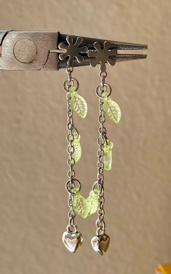 Handmade Kawaii fairy whimsical boho style heart & leaf chain dangle earrings ⭐️🍃🌀 - Image 5