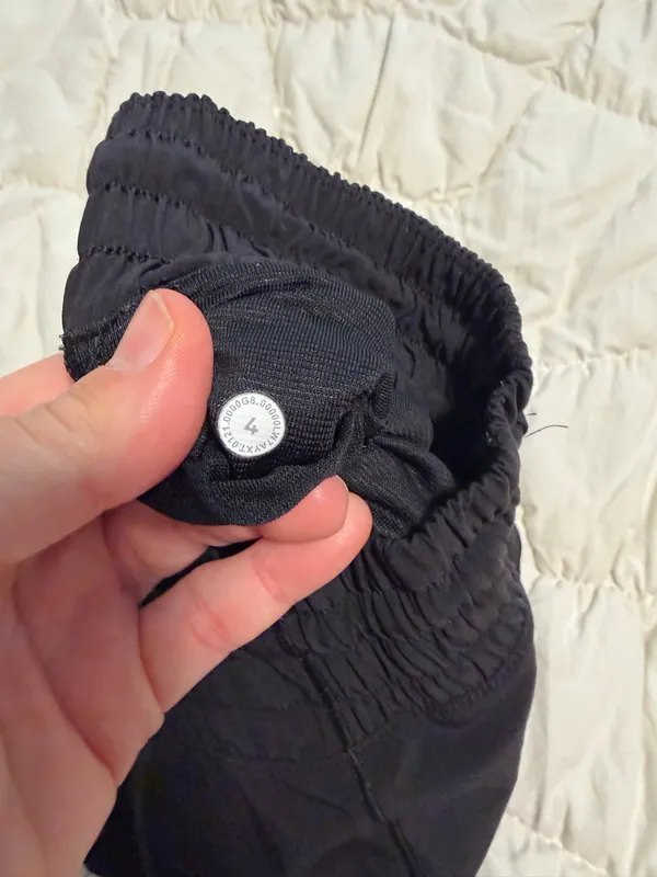Womens lululemon shorts 4 tall - Image 4