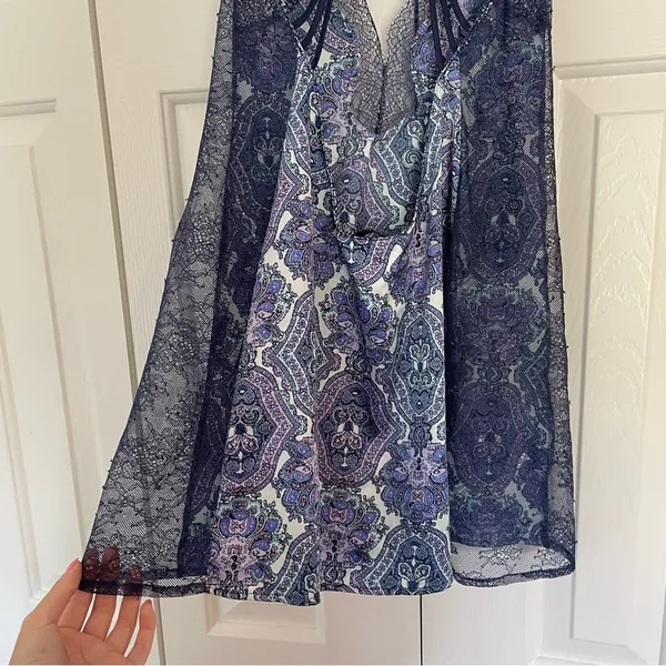 Victoria’s Secret Deep V Satin Lace Paisley Print Slip Dress Intimates Sz Medium - Image 10