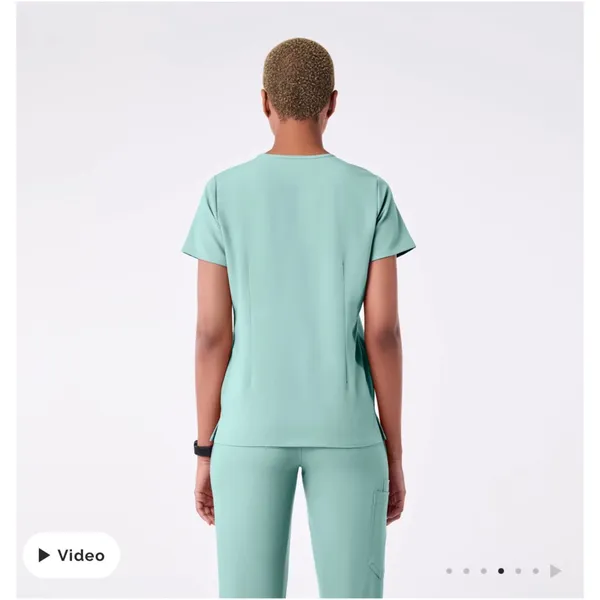 FIGS Casma Three Pocket Scrub Top in Aqua Blue Size XS - Image 2