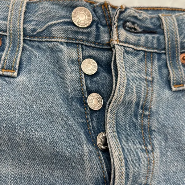 Levi's 501 Light Blue Frayed Denim Shorts Sz 25 - Image 7