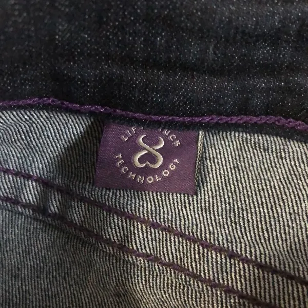 NYDJ Shorts Size 2 EUC - Image 3