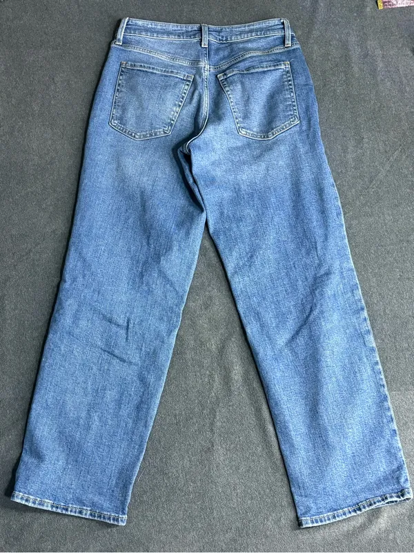 Old Navy Women’s Light Blue O.G. Loose Distressed Jeans Size 6 - Image 2