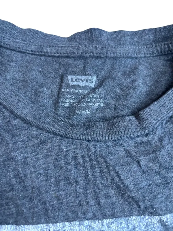 Levis Women's Light Weight Grey T-shirt - Image 4
