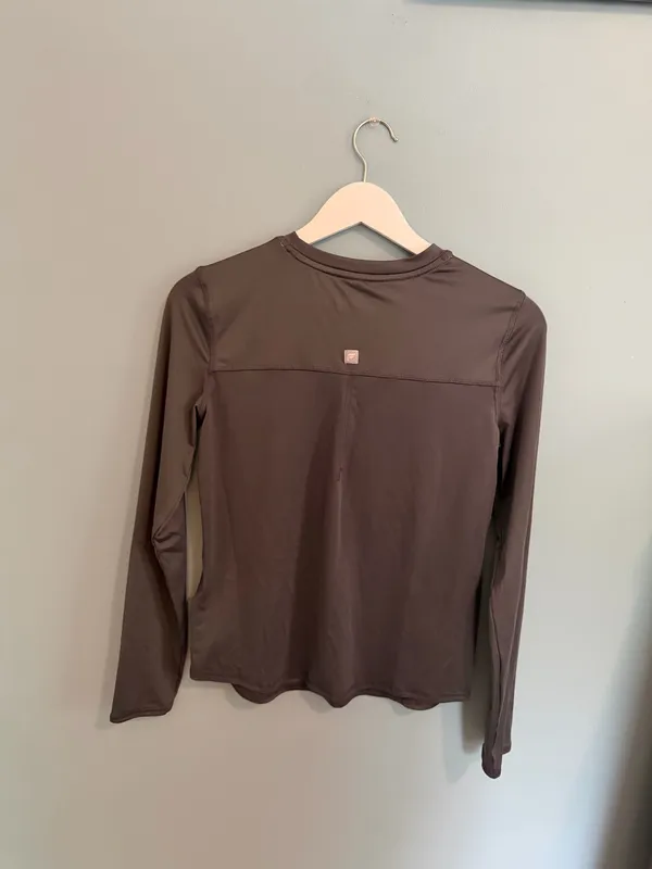 Gray Fabletics Underscrub Top - Image 4