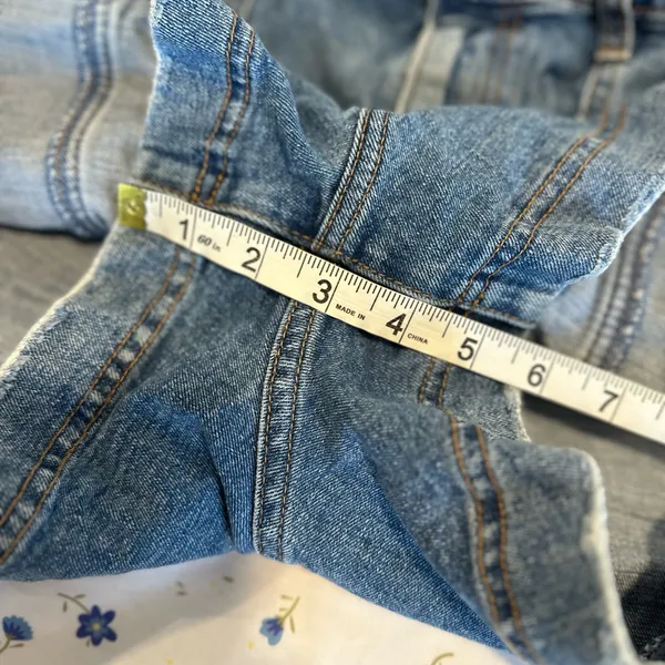 Abercrombie & Fitch Sz:32/14 Mall Brand high waited denim shorts ruffled waist. - Image 5