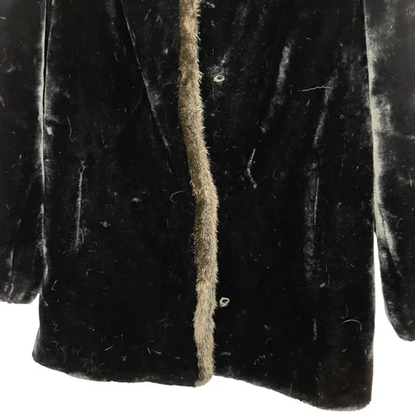 Vintage Style VI Ltd‎ Faux Fur Coat - Image 3