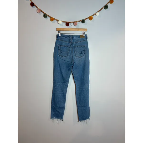 American Eagle distressed ripped knee Mom Jeans - Image 6