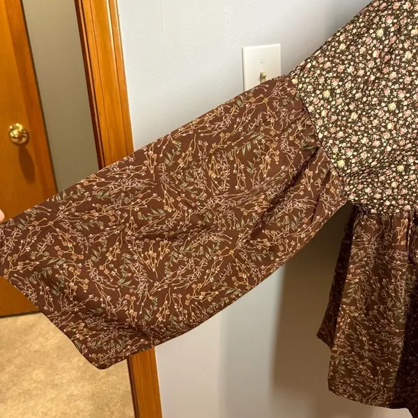 Hayden Los Angeles Brown‎ floral tie neck babydoll top NEW size L - Image 3