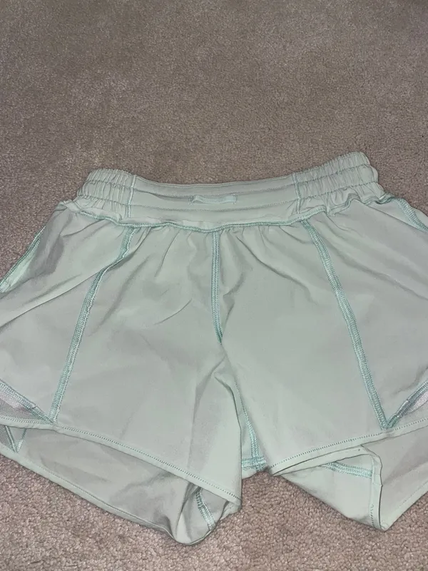 Lululemon Hotty Hot 4" - Image 4