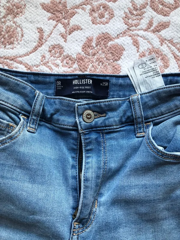 Hollister Co. high rise bootcut jeans in blue, size 25R #bootcut #highrise - Image 3
