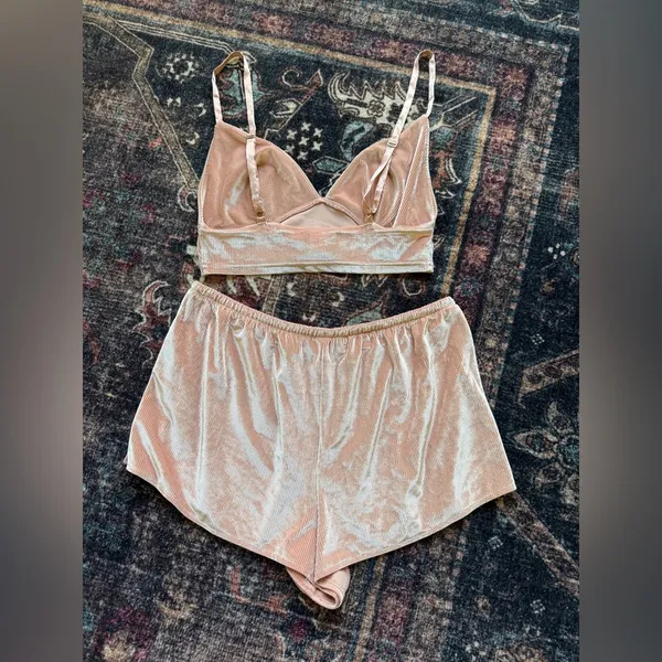 Victoria’s Secret lounge sleep pj’s Peach‎ Set crushed velvet bra shorts - Image 5