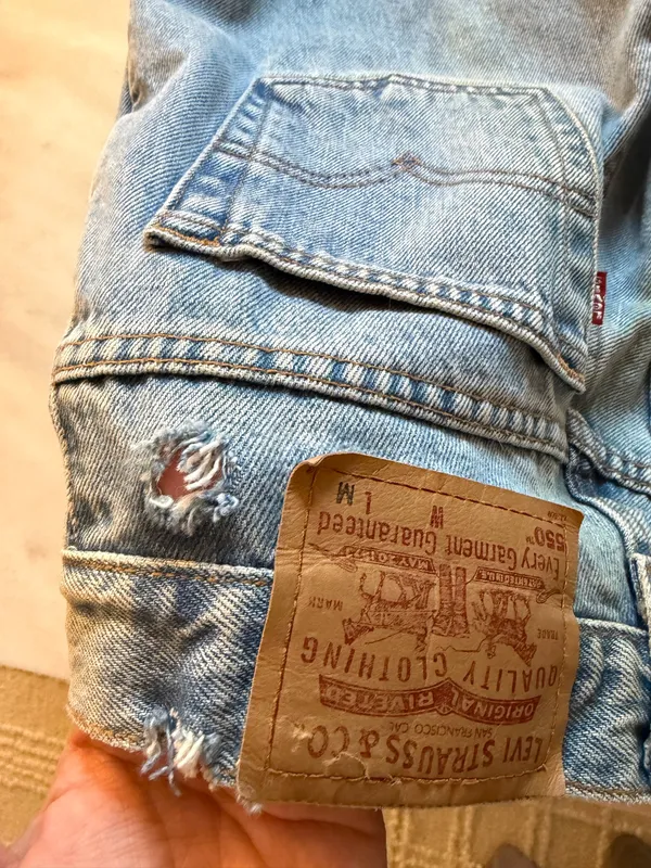 Levi’s 550 Mom Jeans - Image 4