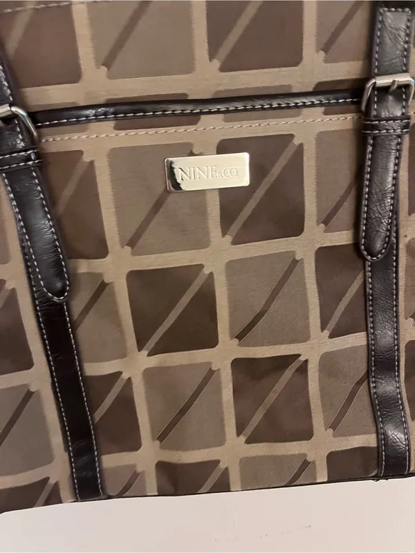 Nine & Co. tote brown and tan geometric pattern - Image 2