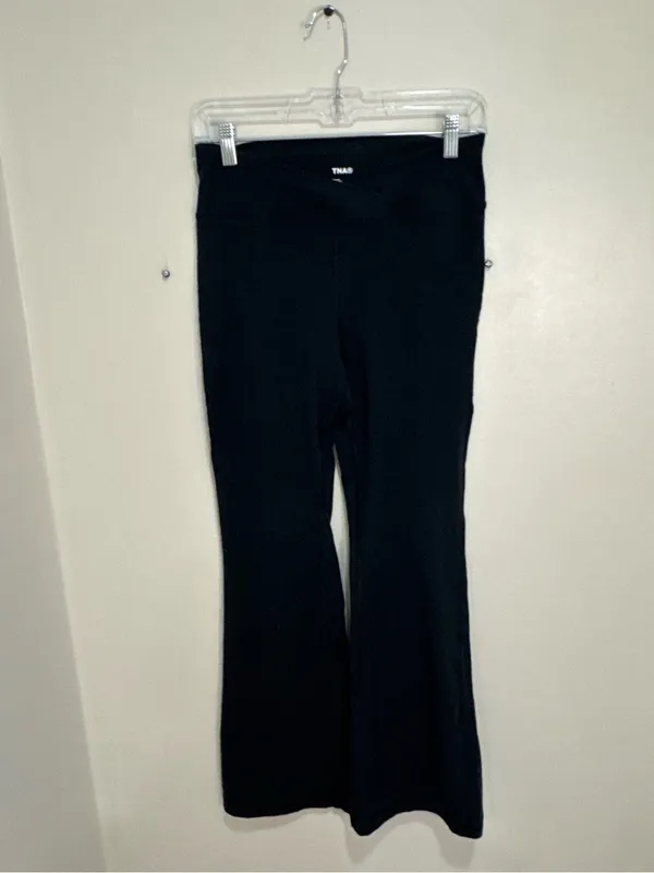 Aritzia‎ TNA Flare Leggings Medium - Image 2