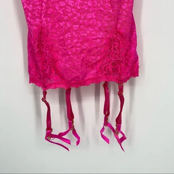 Seven Til’ Midnight‎ Lingerie Set Pink lace Garter & Thong small NWT - Image 9