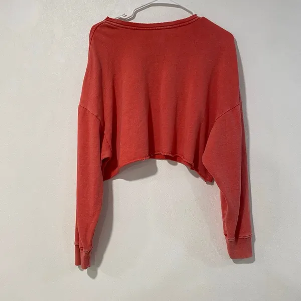 BDG Cropped Sweatshirt Medium Coral Red Raw Hem Oversized Pullover - Image 4
