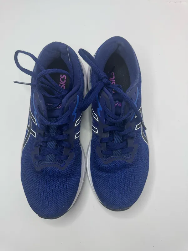 Asics GT -1000 Running Shoes Size 6  - Image 2