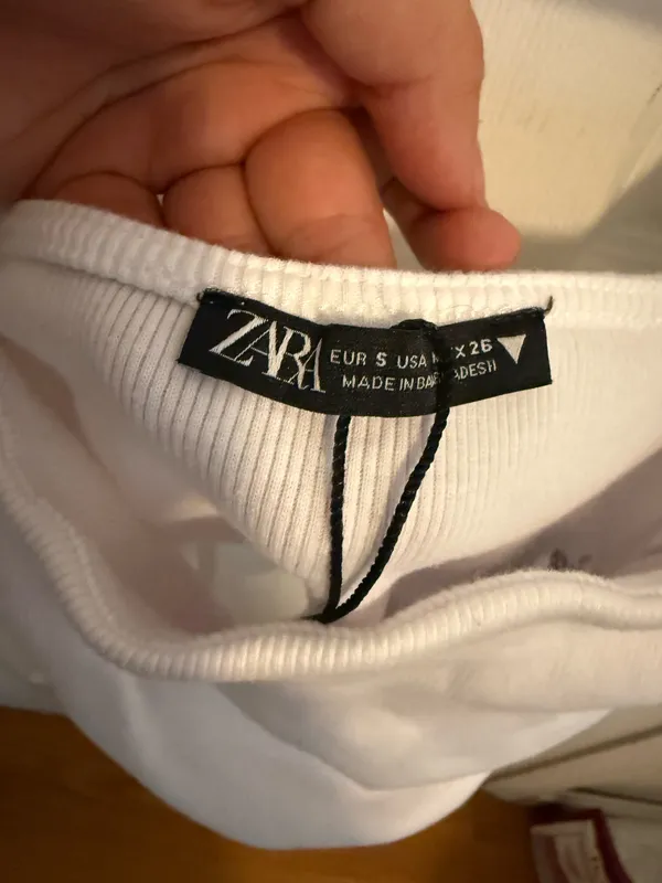 Zara White Puff Sleeve Ribbed Crop Top | Size Small (US 4/26) - Image 2