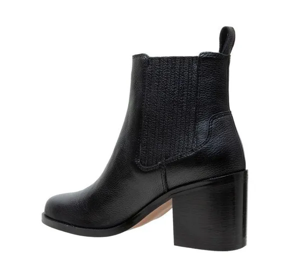 NWOT L.PAOLO Black Boots size 5M - store return see small nick on heel - Image 2