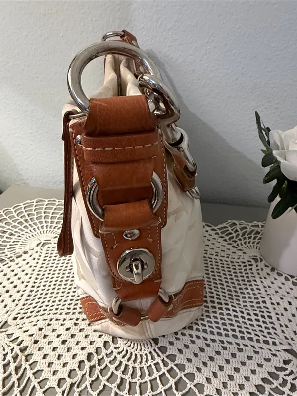 Vintage Carly Coach Signature Cream Canvas and Brown Leather Shoulder Bag - Image 3