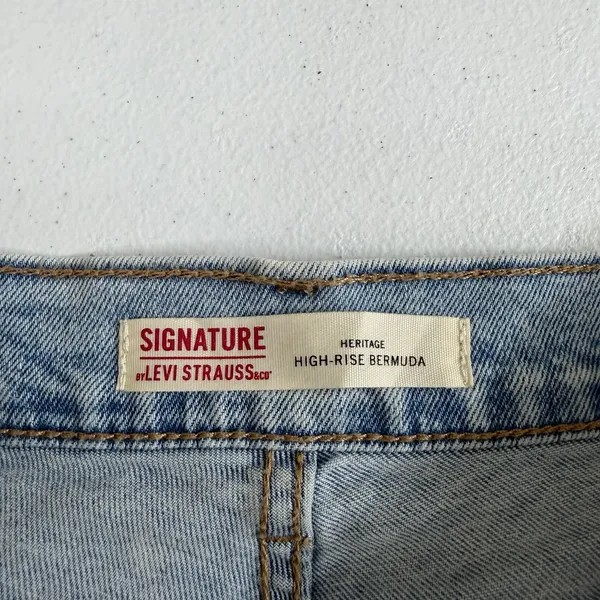 Signature by Levi Strauss light wash‎ heritage high rise Bermuda denim shorts 12 - Image 7
