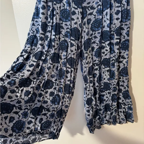 Free People Floral Blue and White Women's Wide Leg Pants - Image 2
