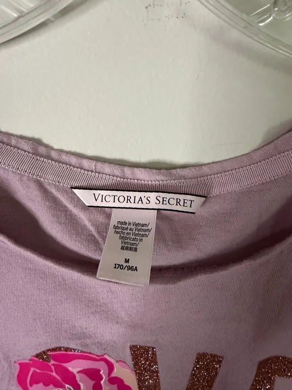 Victoria’s Secret Women’s Lavender 'LOVE' Floral Nightshirt - Image 2