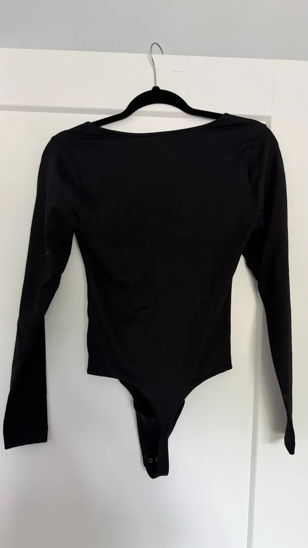 Abercrombie Soft AF Black Long Sleeve Bodysuit - Image 3
