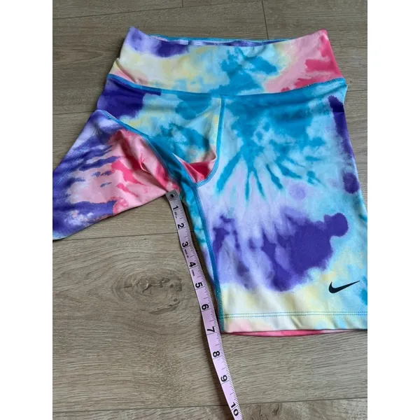 EUC Nike One Women's Mid-Rise 7" Tie-Dye Bike Shorts Multicolor training size S - Image 7