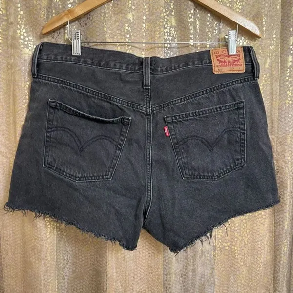 Levi’s Women's 501 Original Cotton Black Cut Off Shorts Size XL/34 - Image 2