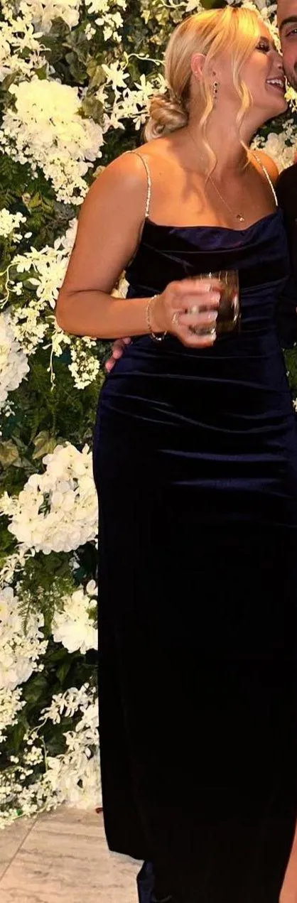 Velvet Dress With Slit - Image 2
