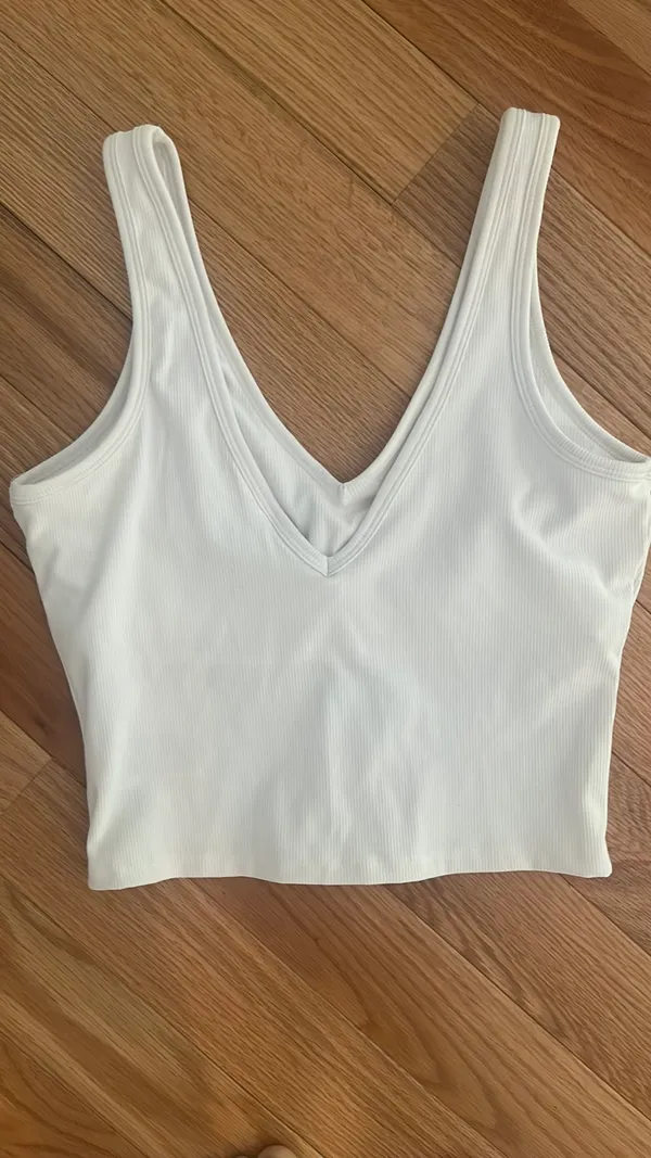 Gap White Crop Top - Image 3