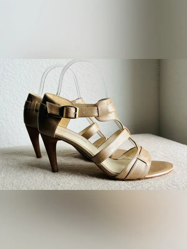 Via Spiga Hilda Pearl Heels - Image 4