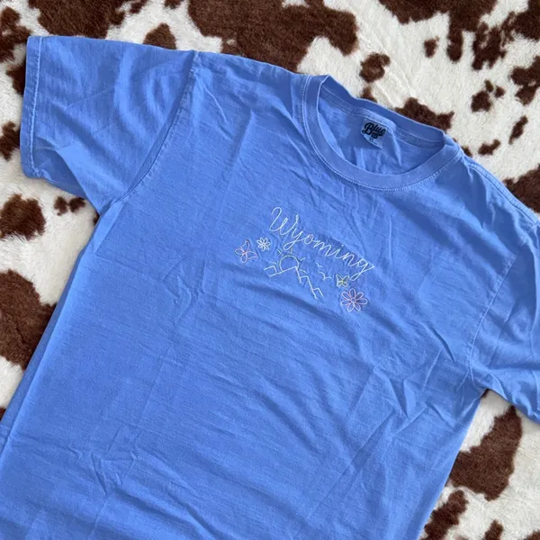 Wyoming Embroidered Blue Tee M Western Cottagecore Graphic Shirt - Image 6
