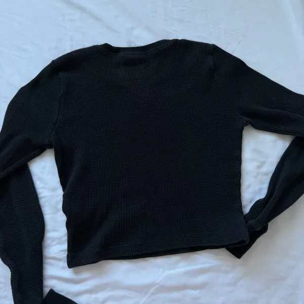 Aritzia TNA black waffle knit long sleeve - Image 6