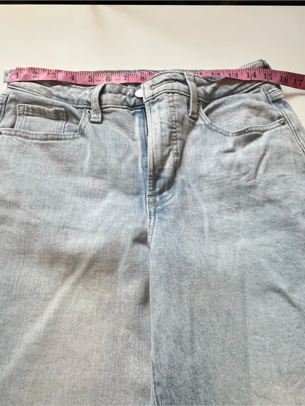 Old Navy OG Loose Style Light Wash Straight Leg Jeans Size 6 - Image 4