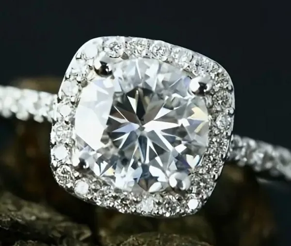 Absolutely Beautiful Silver Ring Size 8 - Image 2