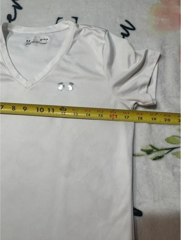 Under Armour WhiteShort Sleeve T-Shirt Women’s Size M - Image 6