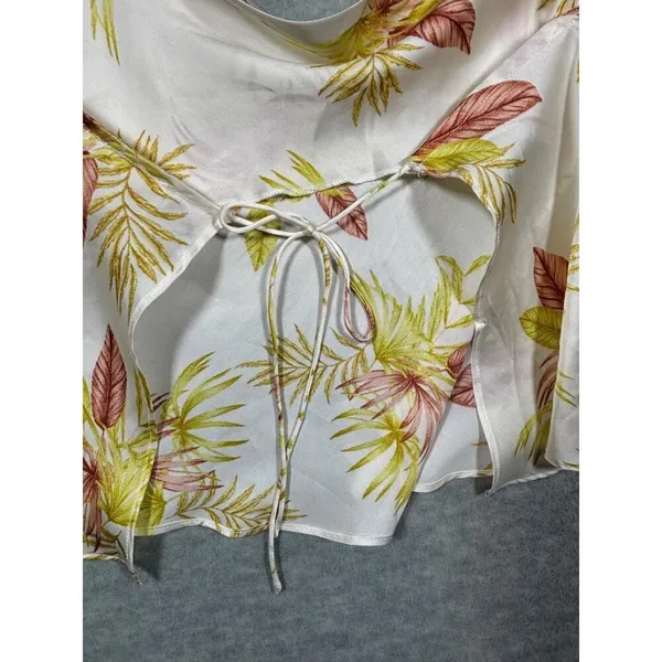 Le Lis Collection Women Sz M Floral Y2K Spaghetti Strap Crop Top Open Back‎ - Image 2