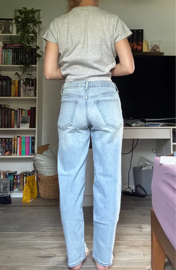 Old Navy OG Loose Mid-Rise Jeans Light Wash - Image 2