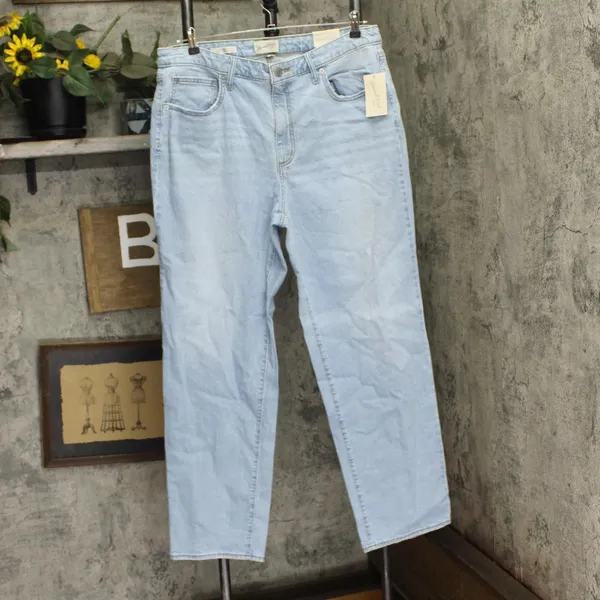 NWT Universal Thread High-Rise 90s Straight Jeans 88007520 Light Wash Blue 17 - Image 4