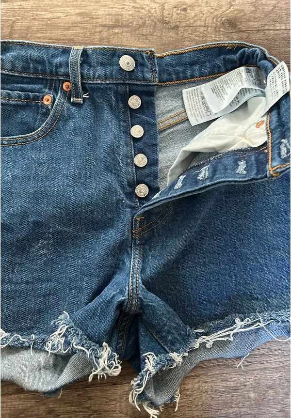 Levi’s Ribcage Shorts Denim High-Rise - Image 3
