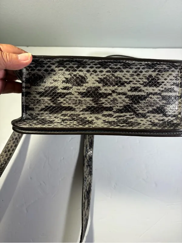 Coach Gray Leather Crossbody Bag - Silver Logo - Image 5