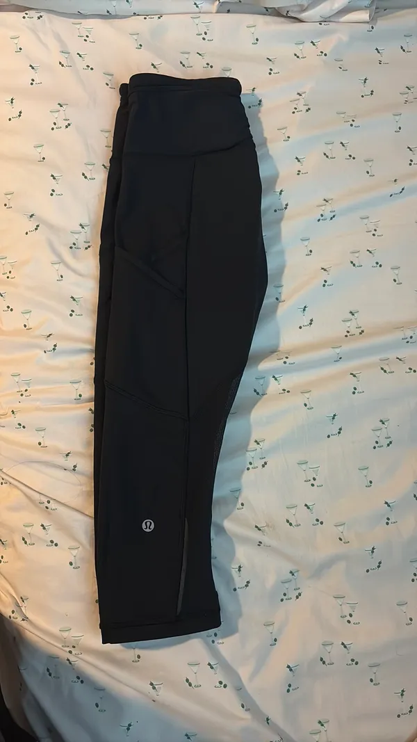 Lululemon Capri Leggings Black - Image 4