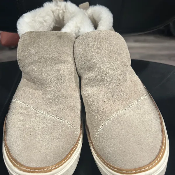 Toms Cream Furry Lined Shoes - Image 4